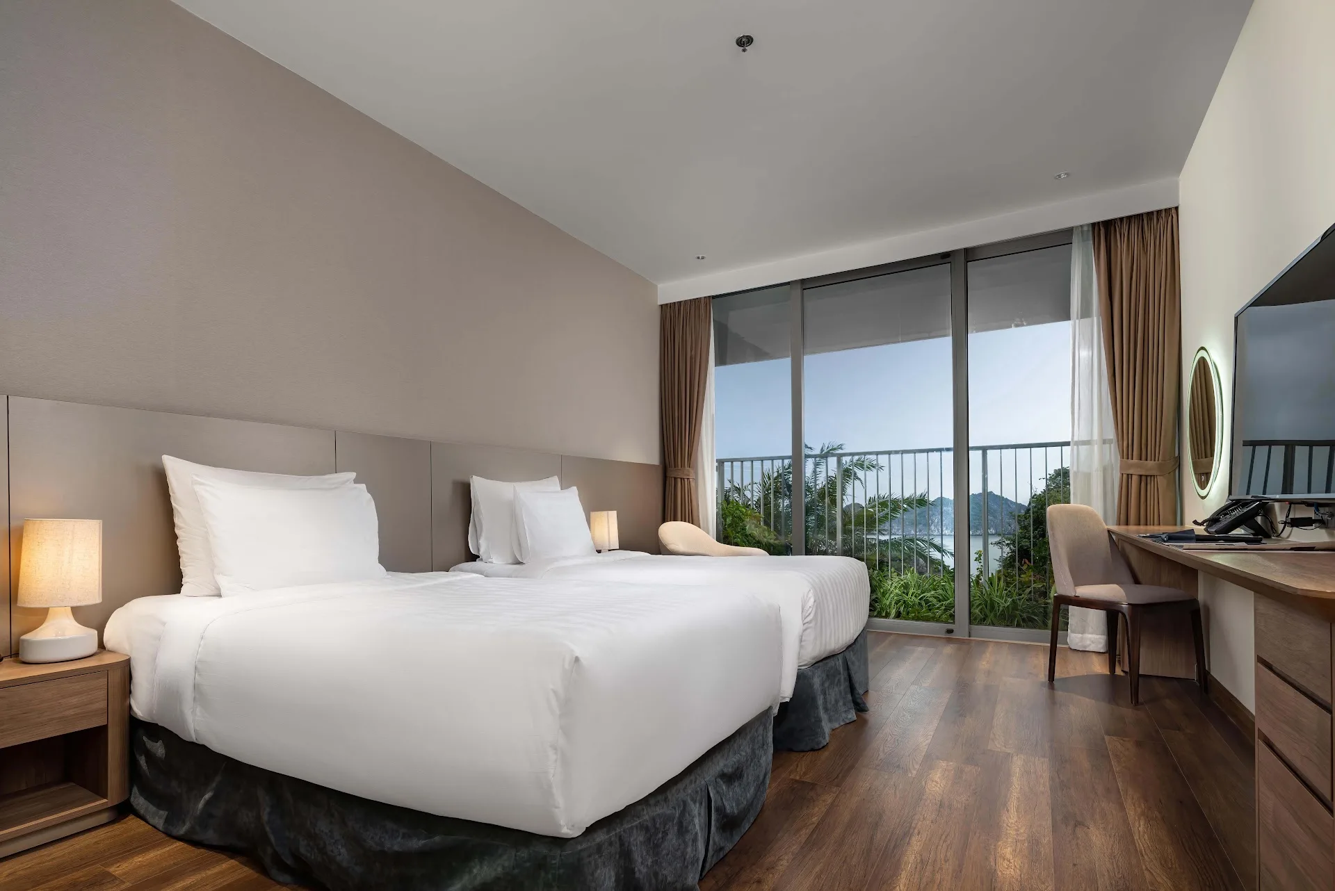 Phòng Deluxe Hướng Biển hai giường đơn với tầm nhìn ra biển