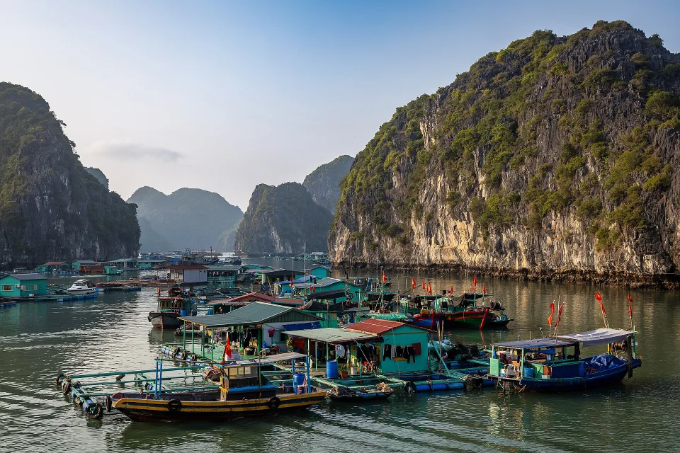 Làng chài Cái Bèo: ngôi làng cổ bên vịnh Lan Hạ và kinh nghiệm tham quan