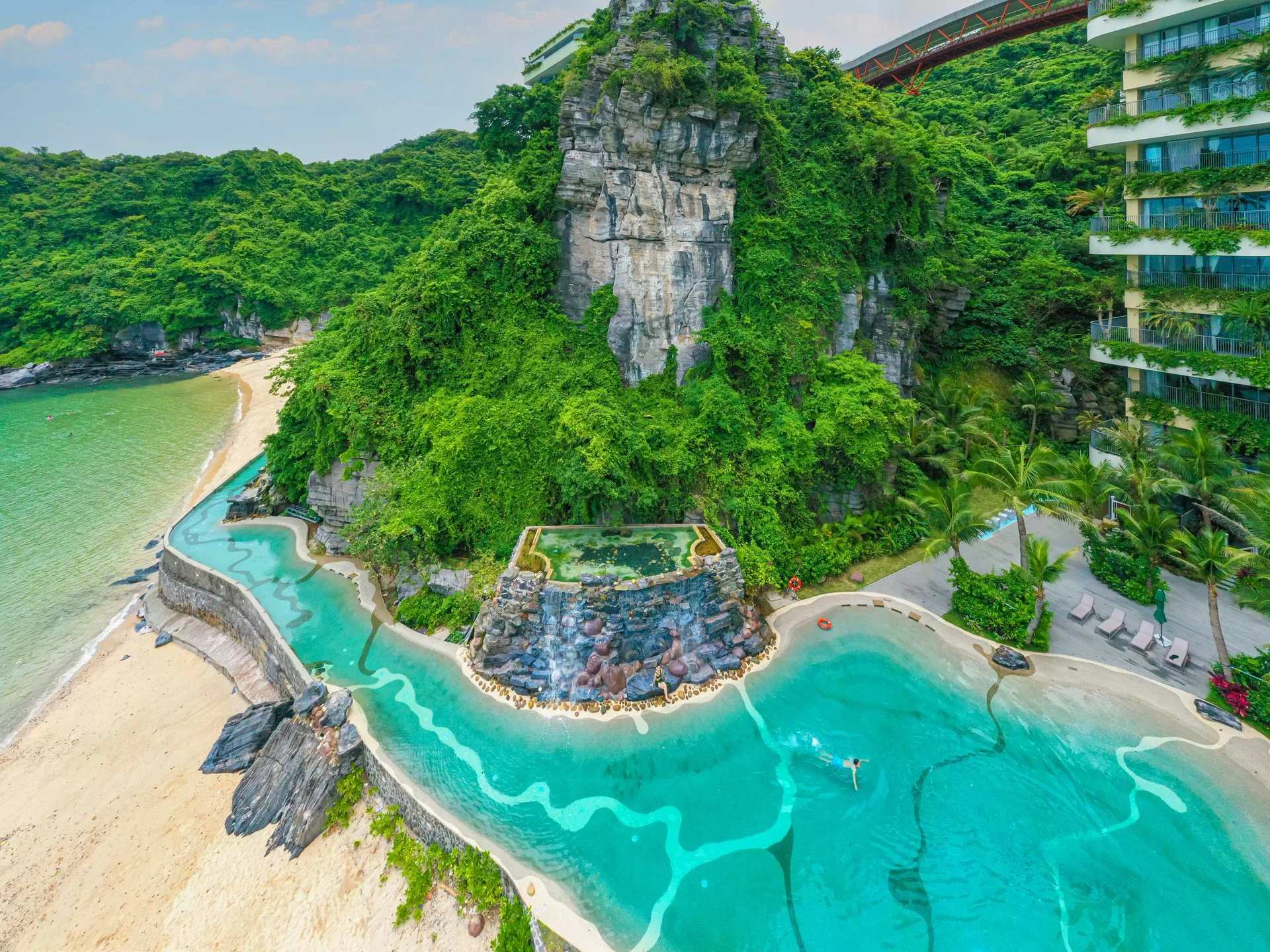 Hồ bơi Charm Pool & Shell Pool